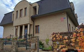 Villa Homestay Nad Helmrovkou